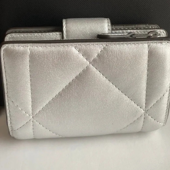 Medium Corner Zip Wallet In Silver Metallic With Puffy Diamond Quilting - Picture 11 of 12